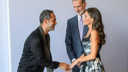 El violonchelista con sus majestades los reyes © Patrimonio Nacional